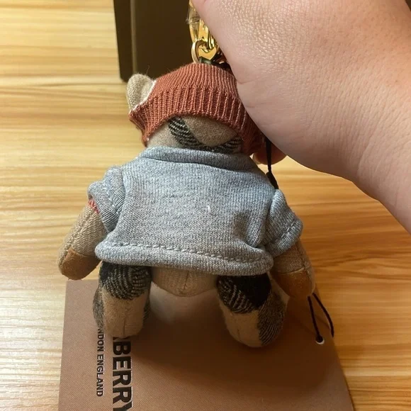 BURBERRY Bear 🐻 keychain purse charm in hat and sweater - Picture 5 of 7